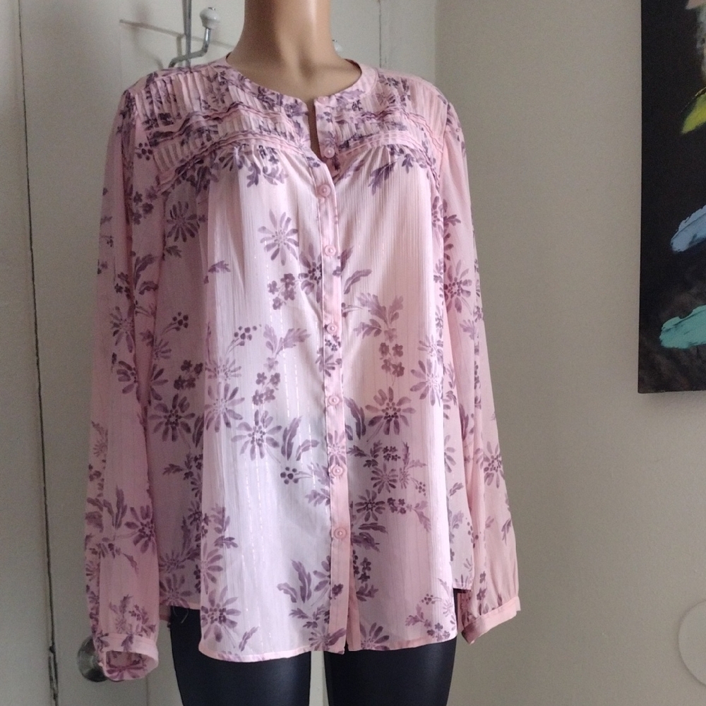 Torrid crinkle Chiffon Lurex pintuck Floral Pink Blouse size 1